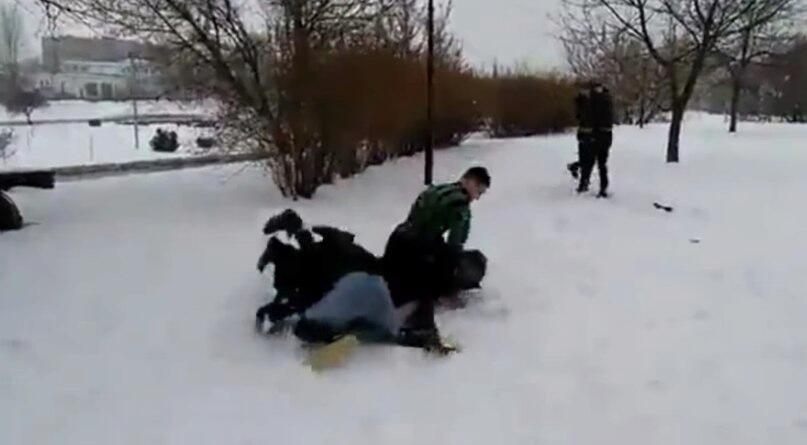 В Слуцке трёх подростков жестоко избили и всё это сняли на видео